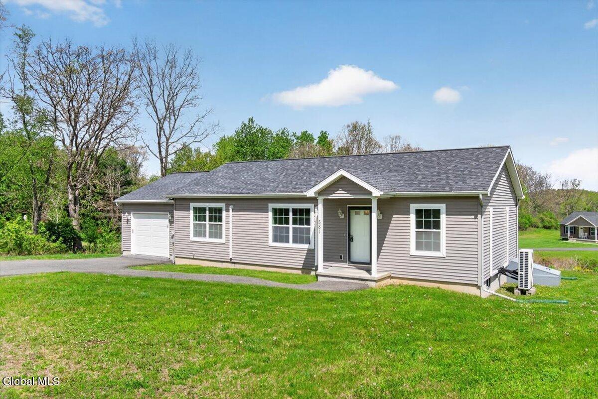 581 Pinewoods