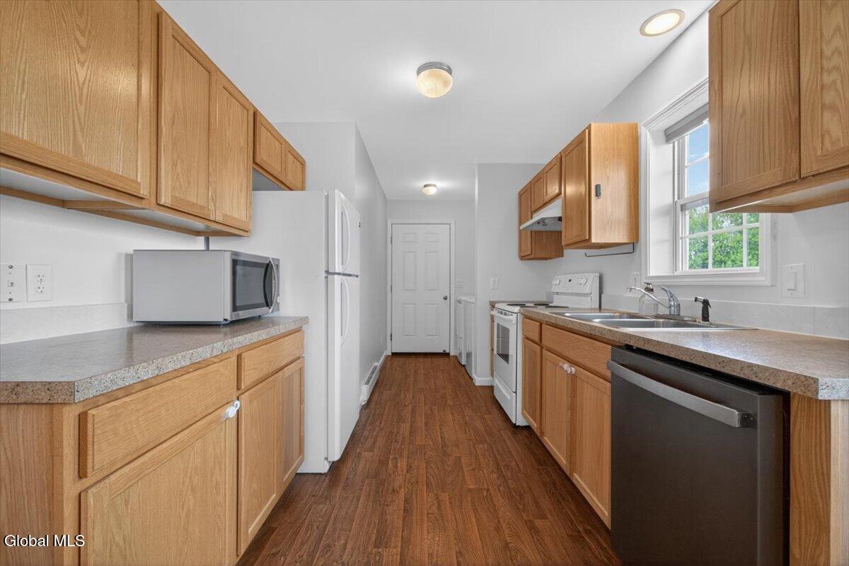 581 Pinewoods