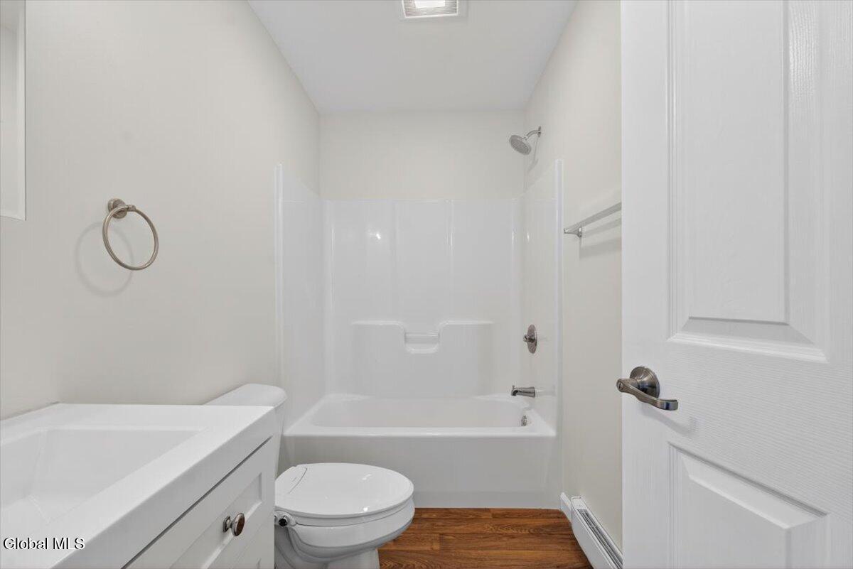 581 Pinewoods