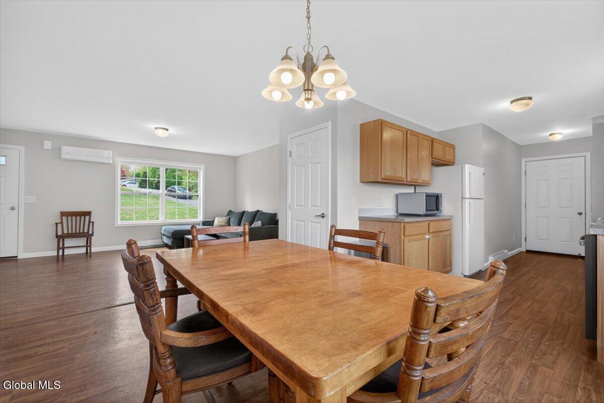 581 Pinewoods