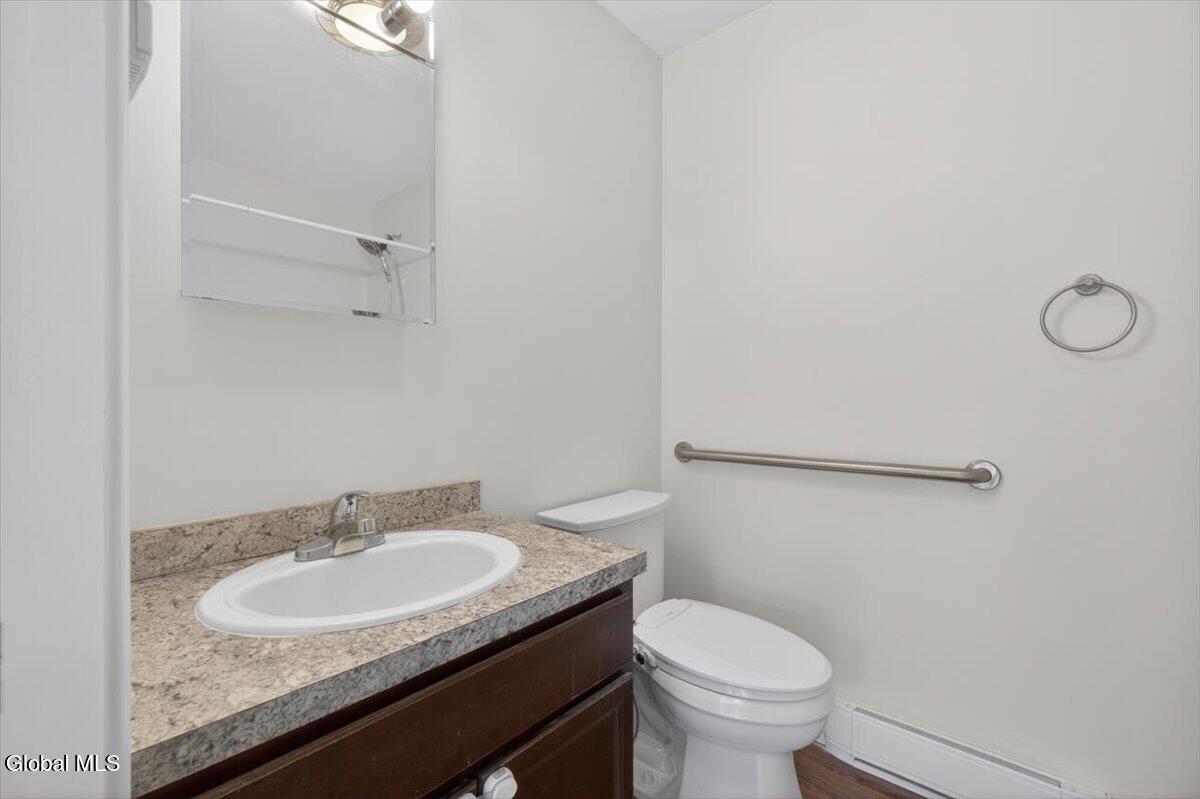 581 Pinewoods