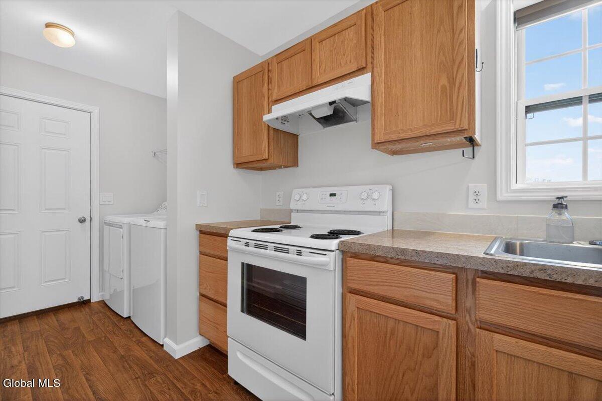 581 Pinewoods