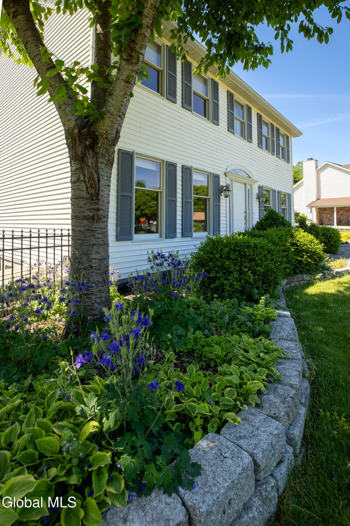 14 Edgewater Court