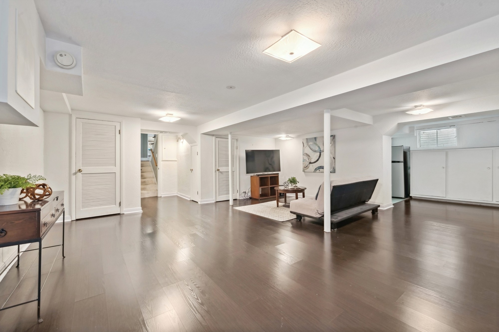 330 E Forest Lane