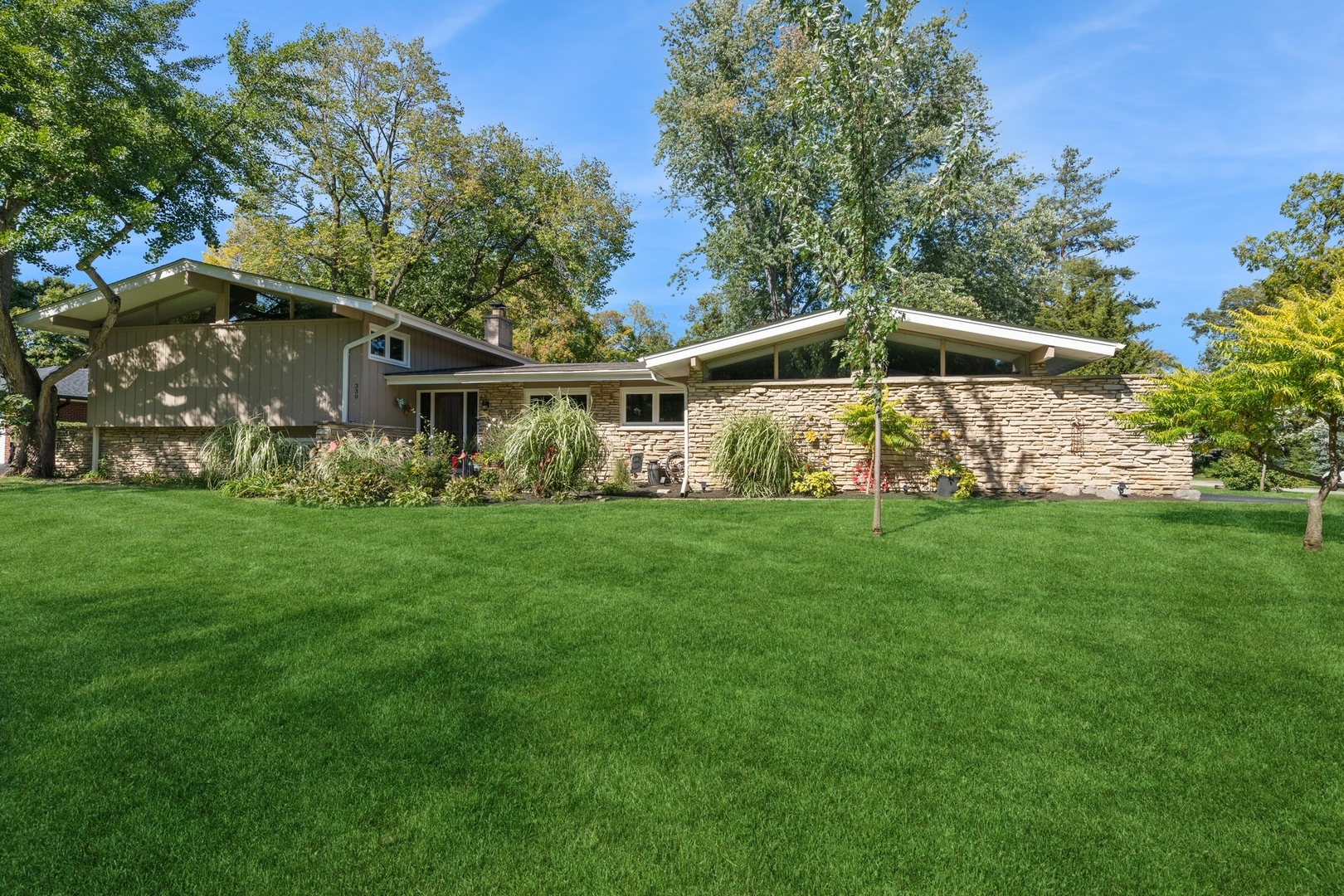 330 E Forest Lane