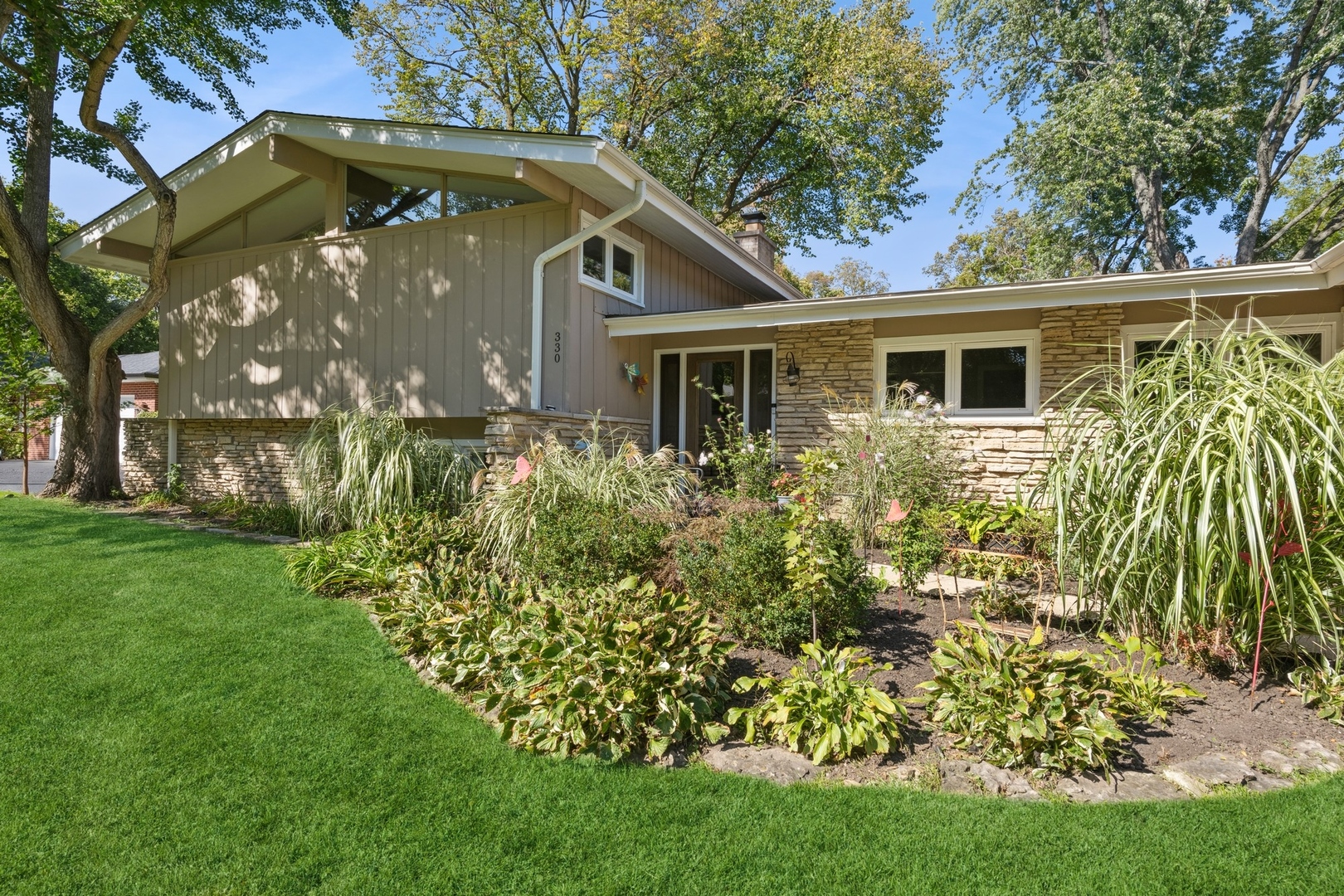 330 E Forest Lane
