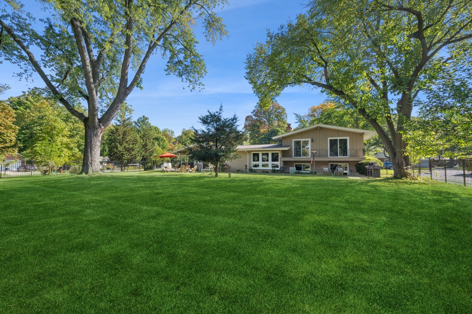 330 E Forest Lane