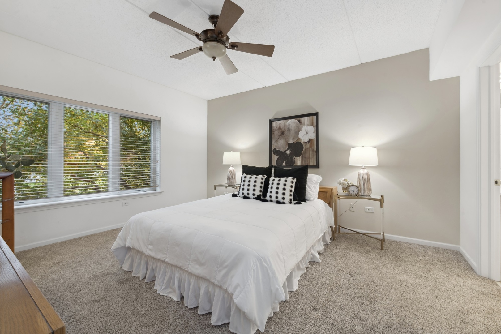 3451 N Carriageway Drive Unit: 209