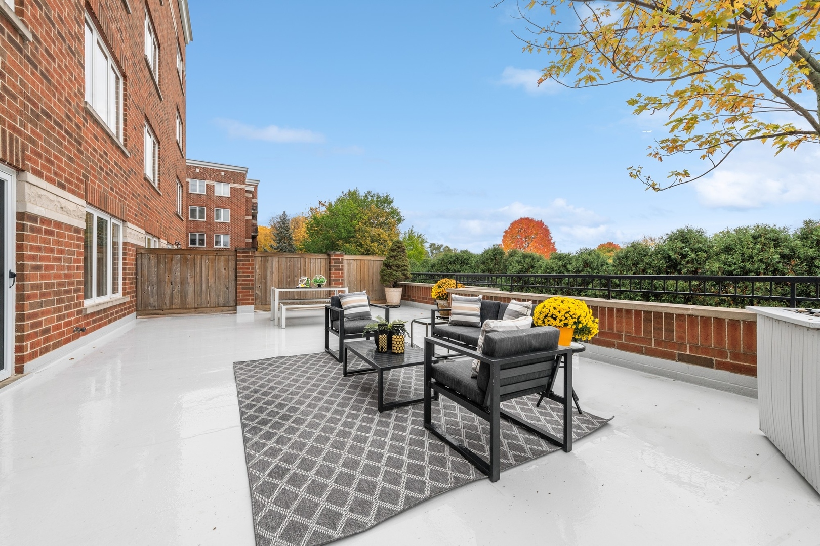 3451 N Carriageway Drive Unit: 209