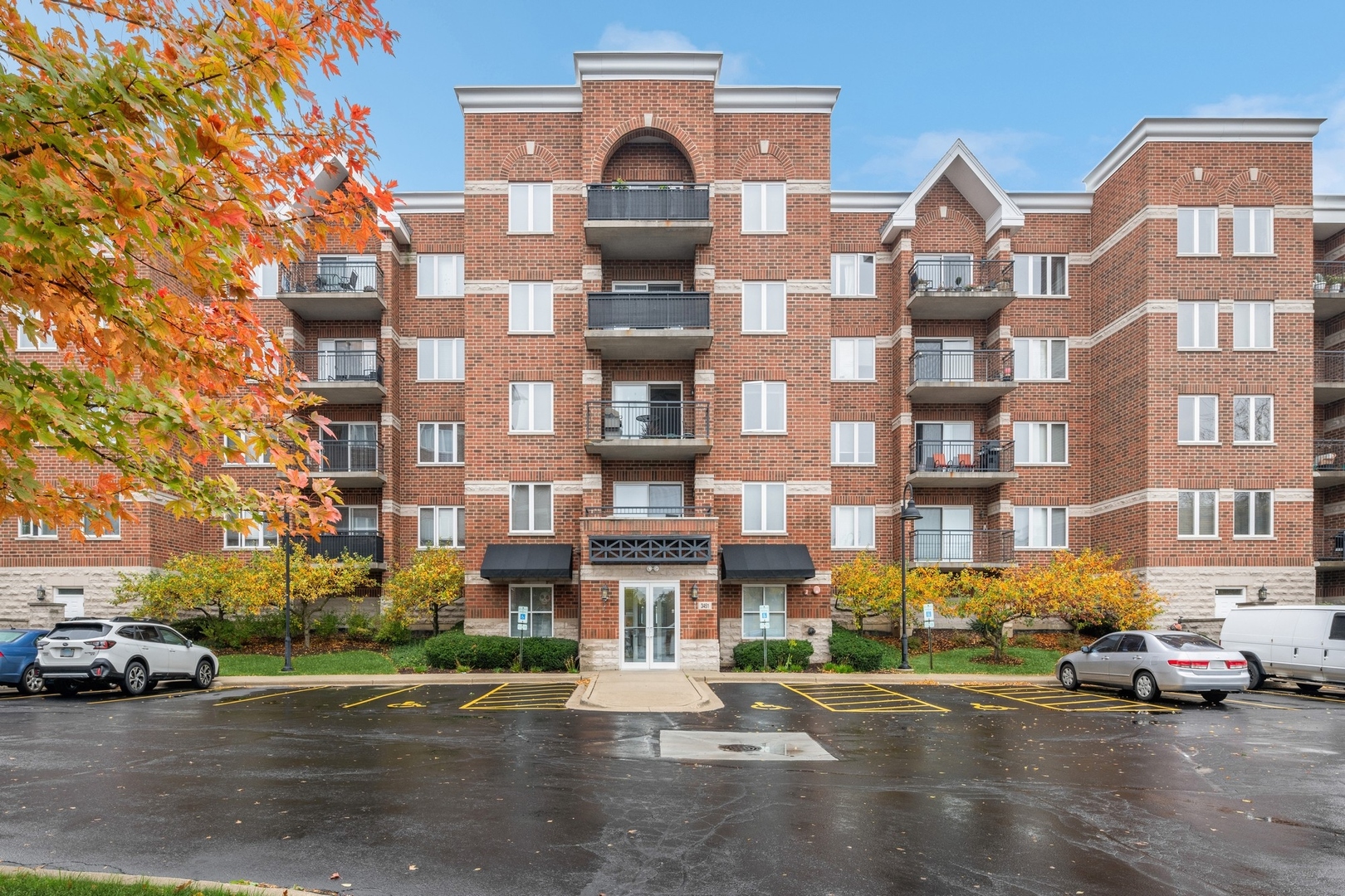 3451 N Carriageway Drive Unit: 209