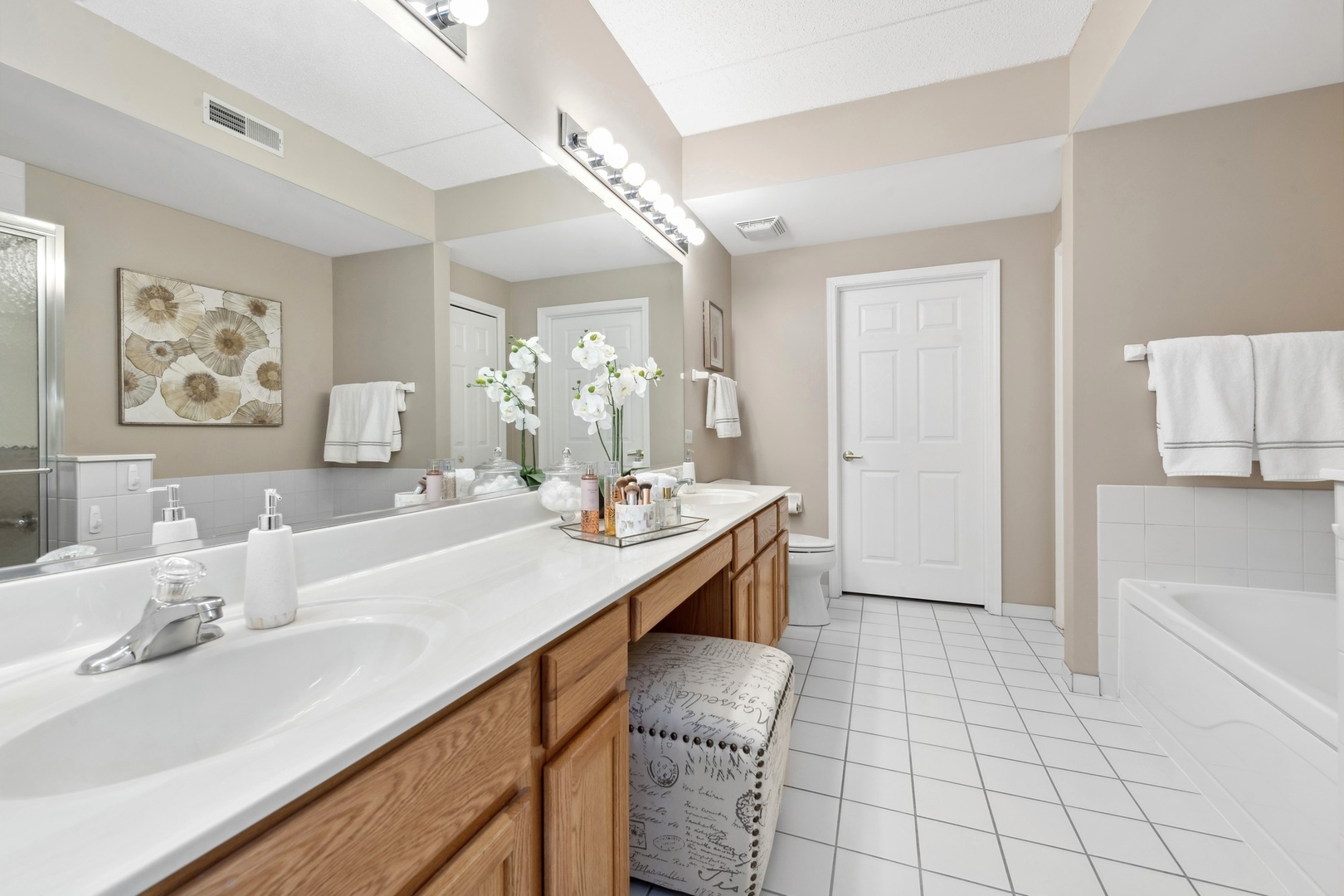 3451 N Carriageway Drive Unit: 209