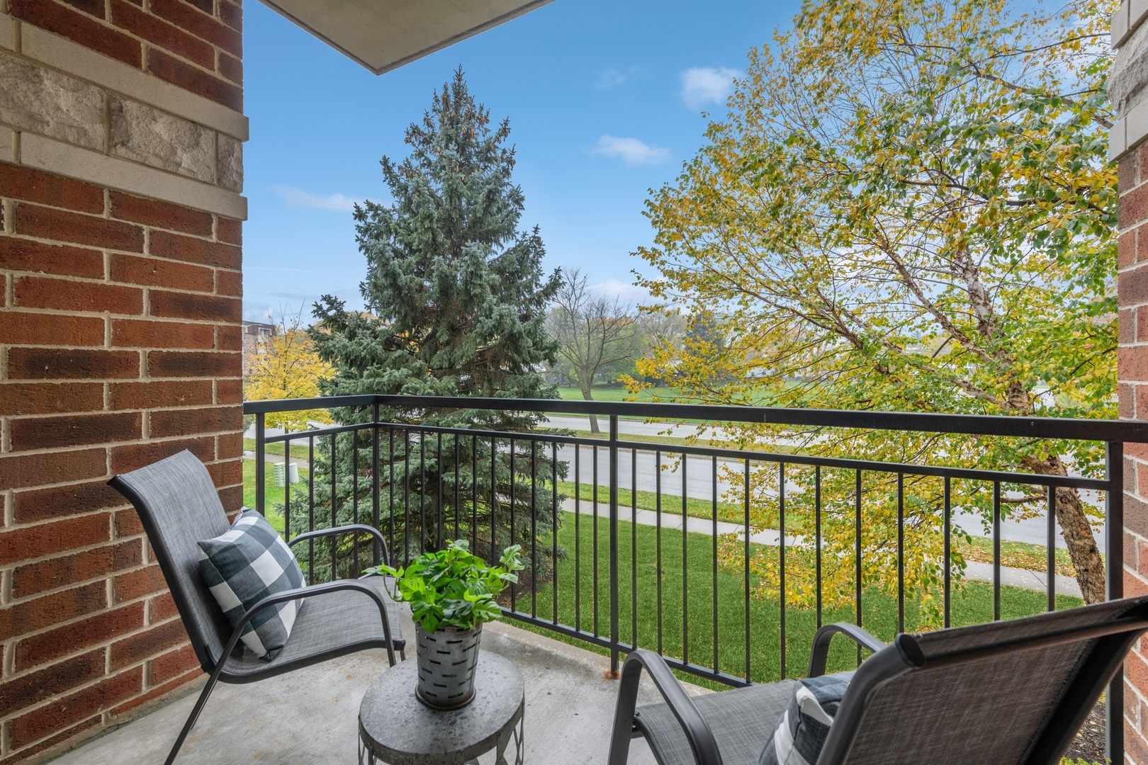 3451 N Carriageway Drive Unit: 209