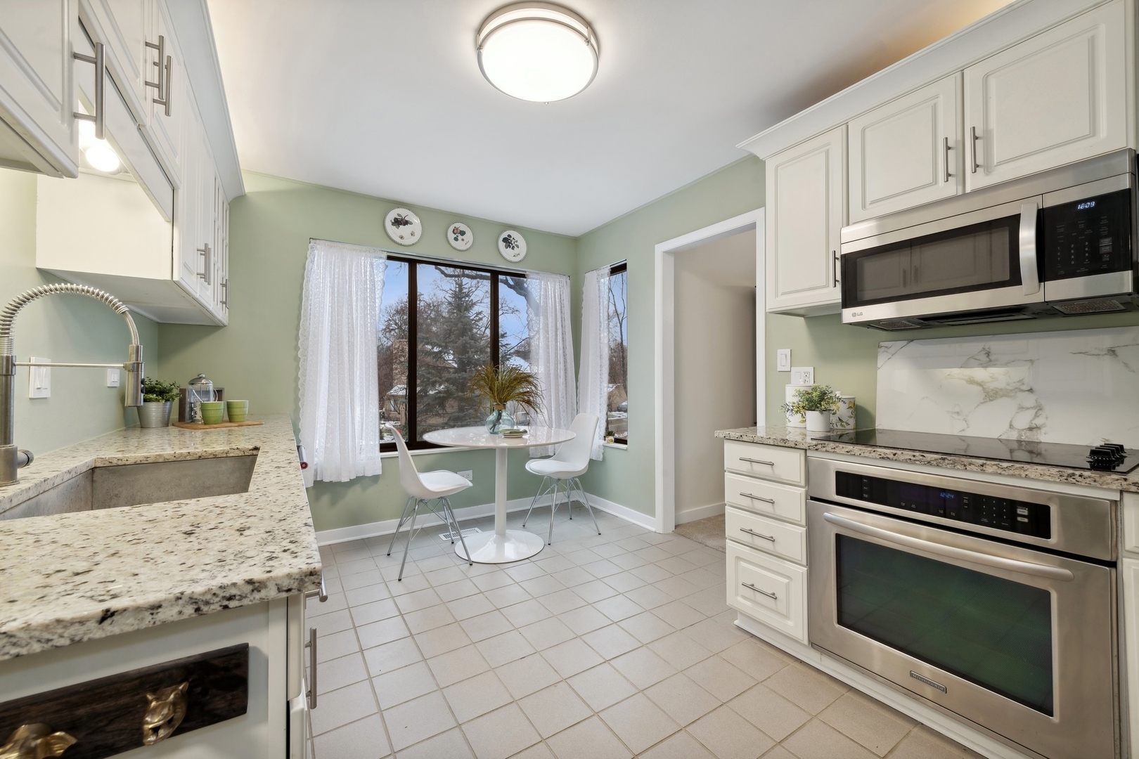 563 Woodview Road Unit: A