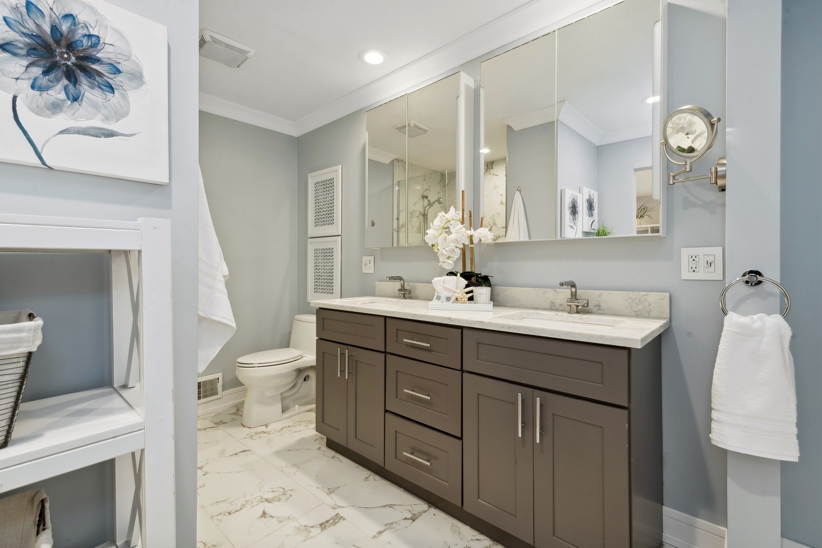 563 Woodview Road Unit: A