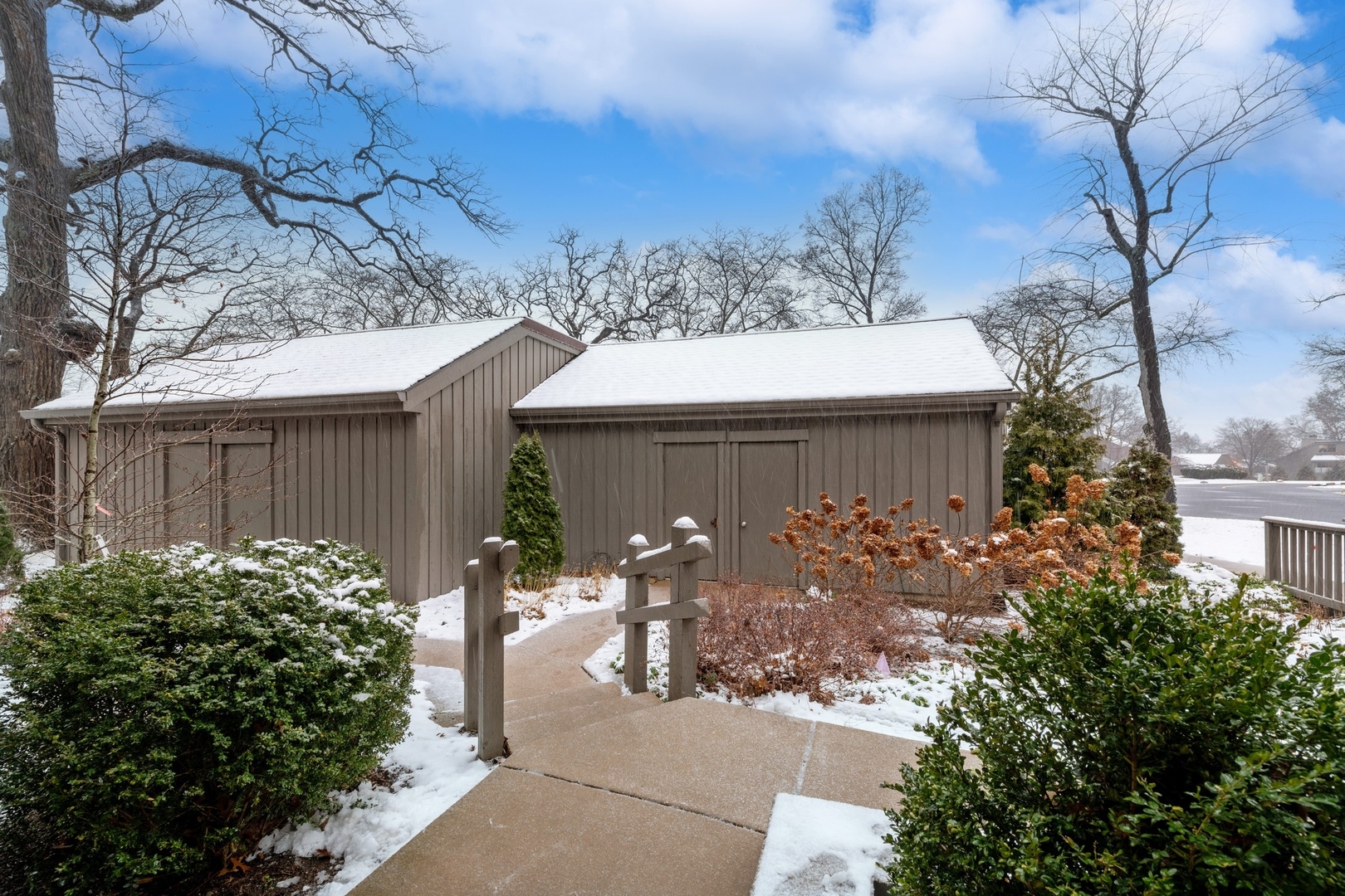 563 Woodview Road Unit: A