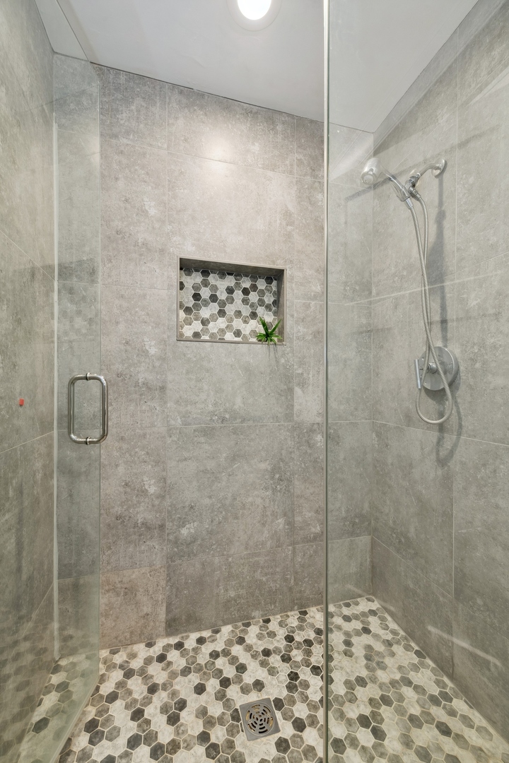 563 Woodview Road Unit: A