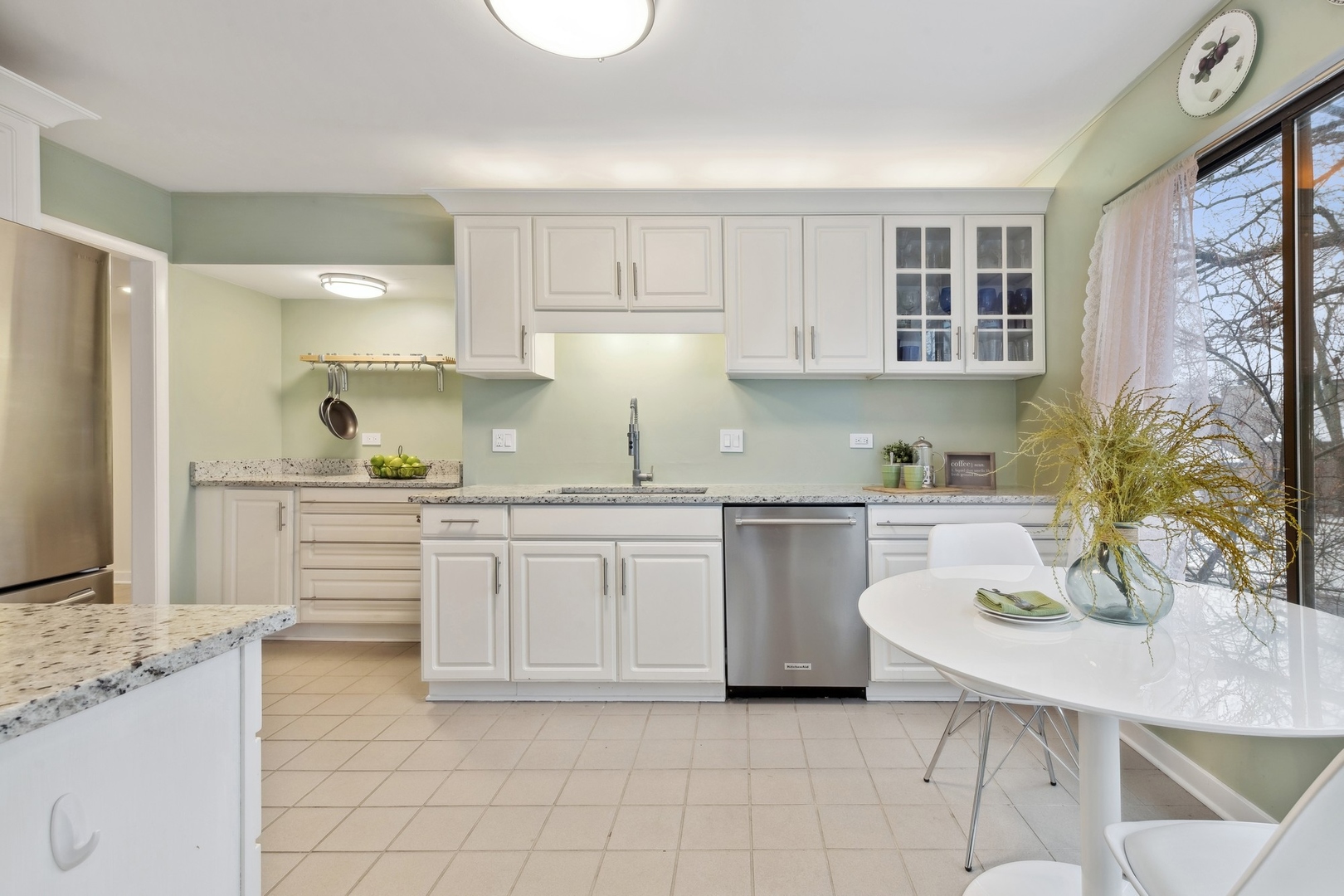 563 Woodview Road Unit: A