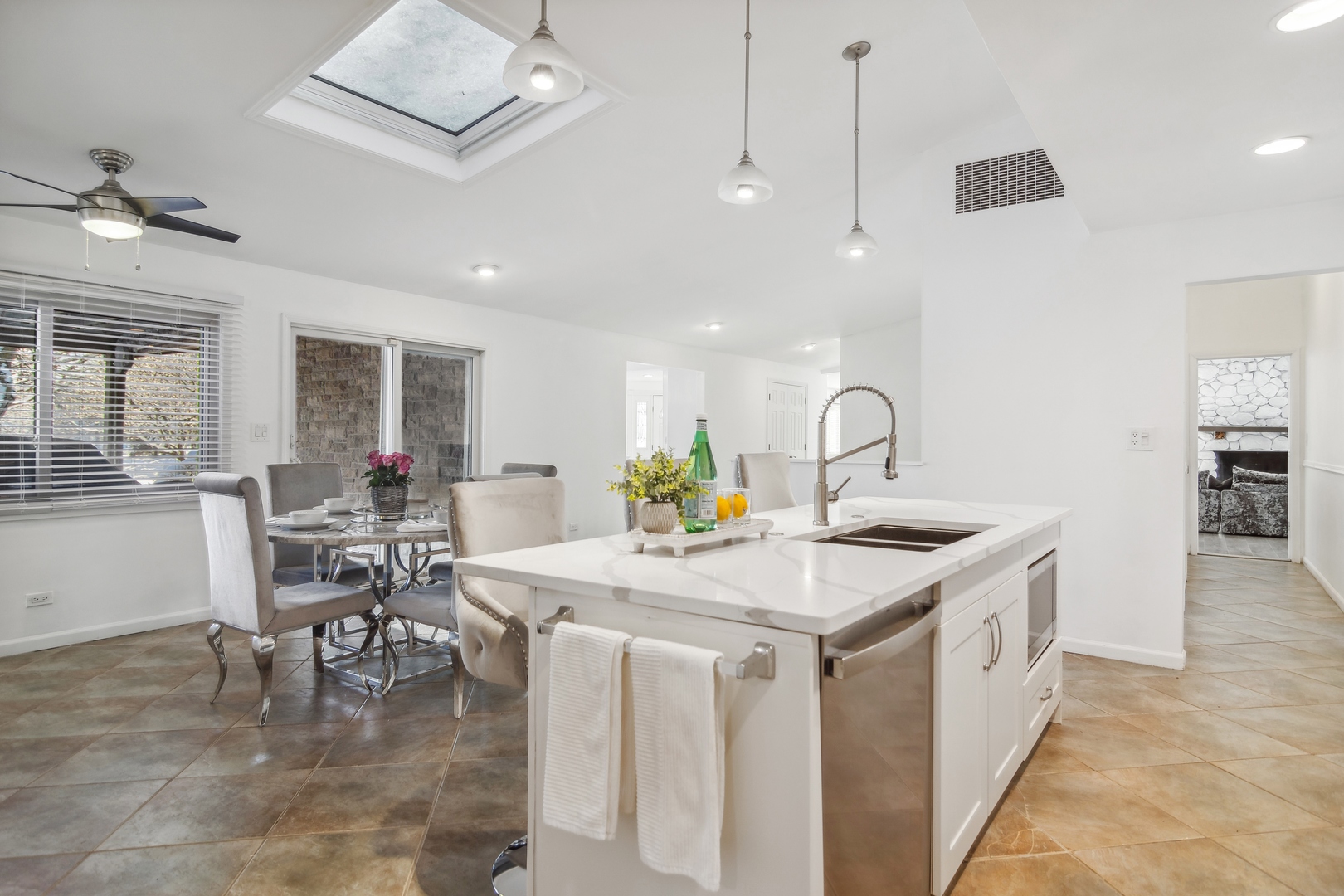 37 W Surrey Lane