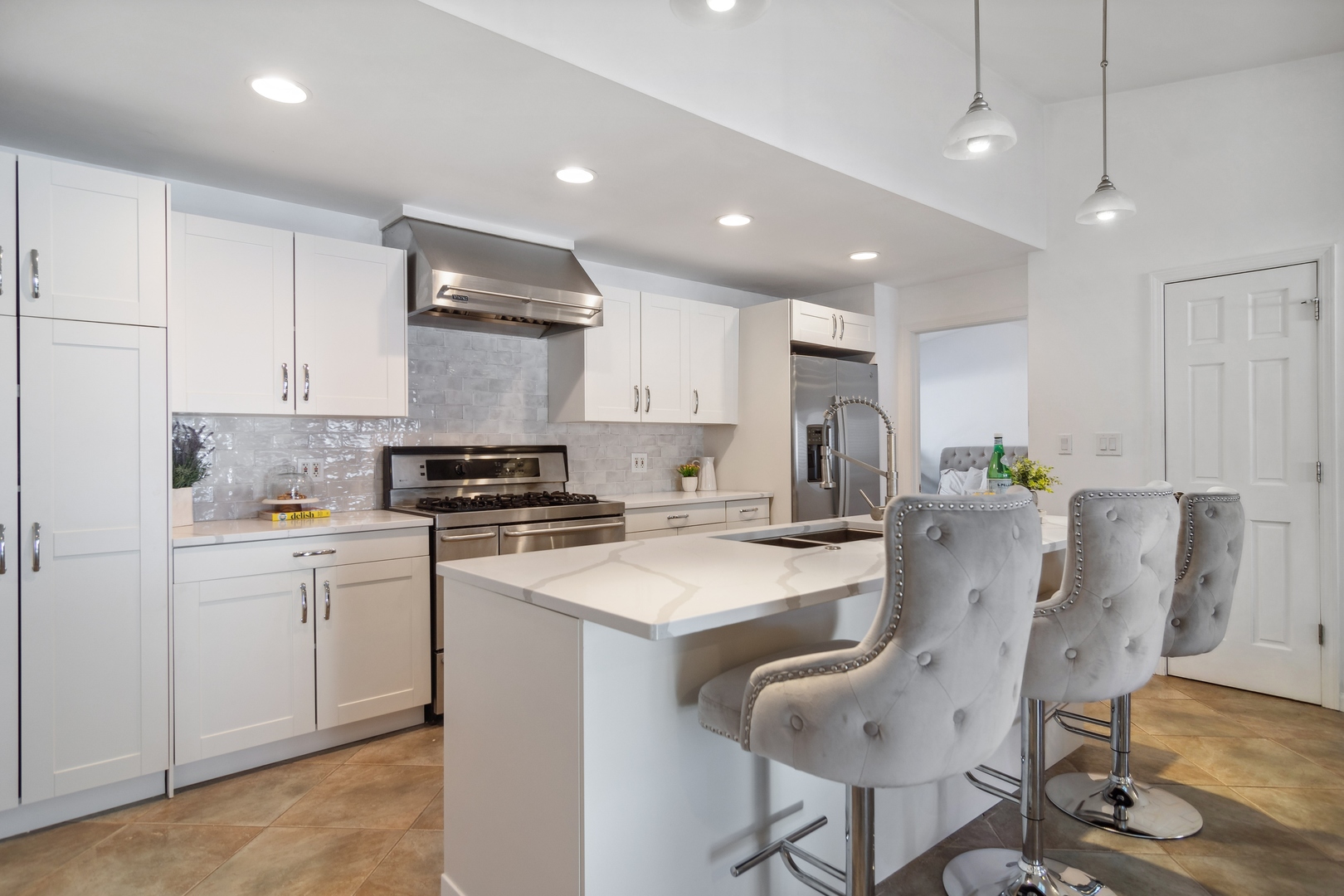 37 W Surrey Lane