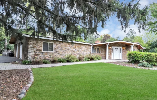 37 W Surrey Lane