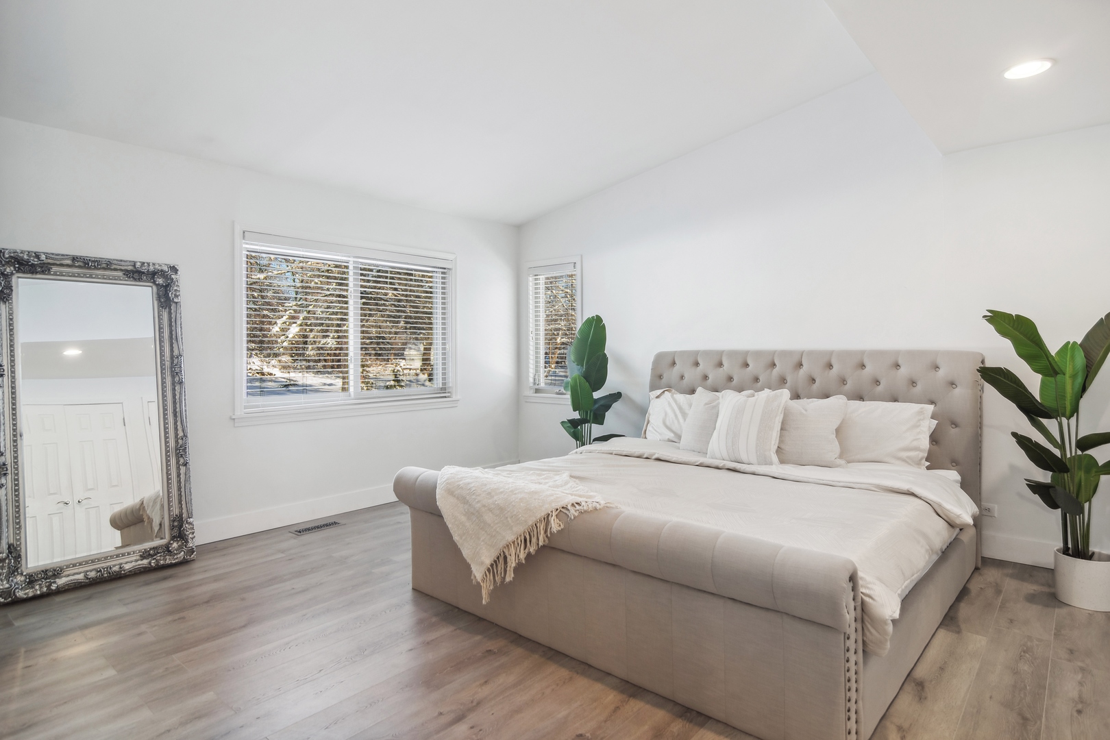 37 W Surrey Lane