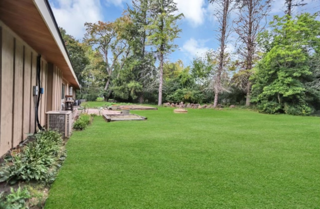 37 W Surrey Lane