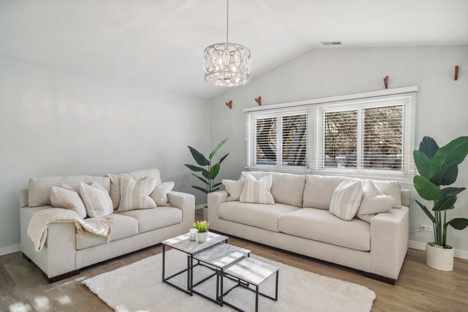37 W Surrey Lane