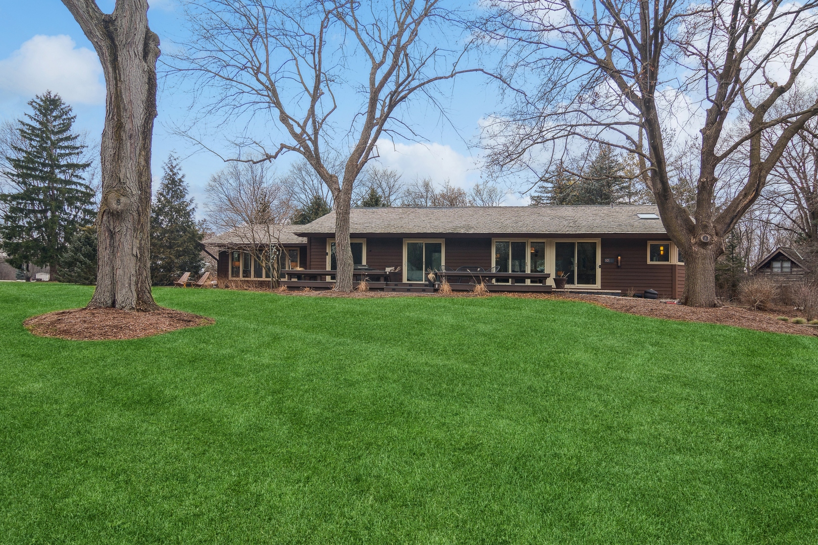 52 E Surrey Lane