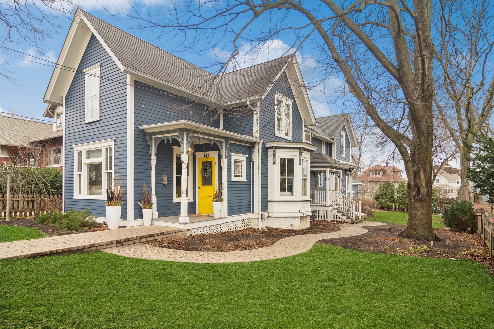142 W Lake Street