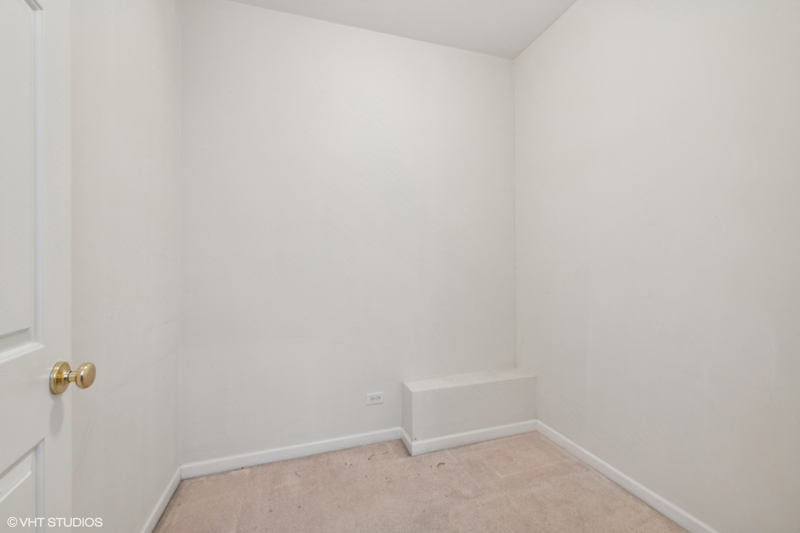 20 E Orchard Lane