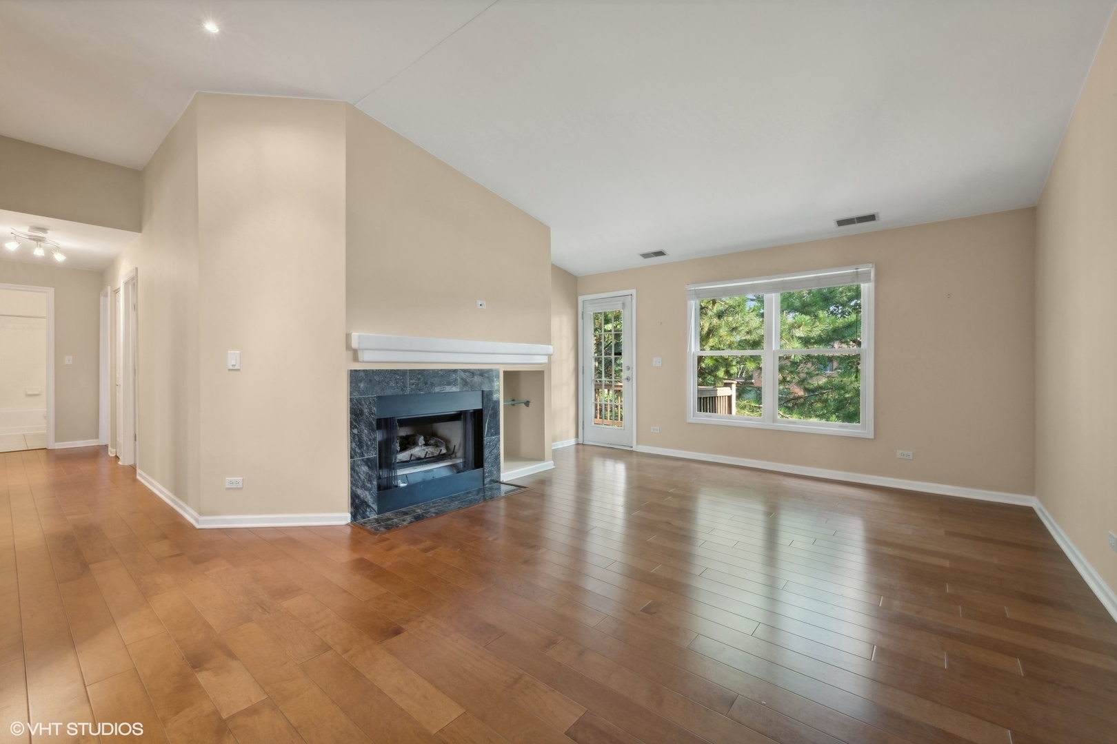 20 E Orchard Lane