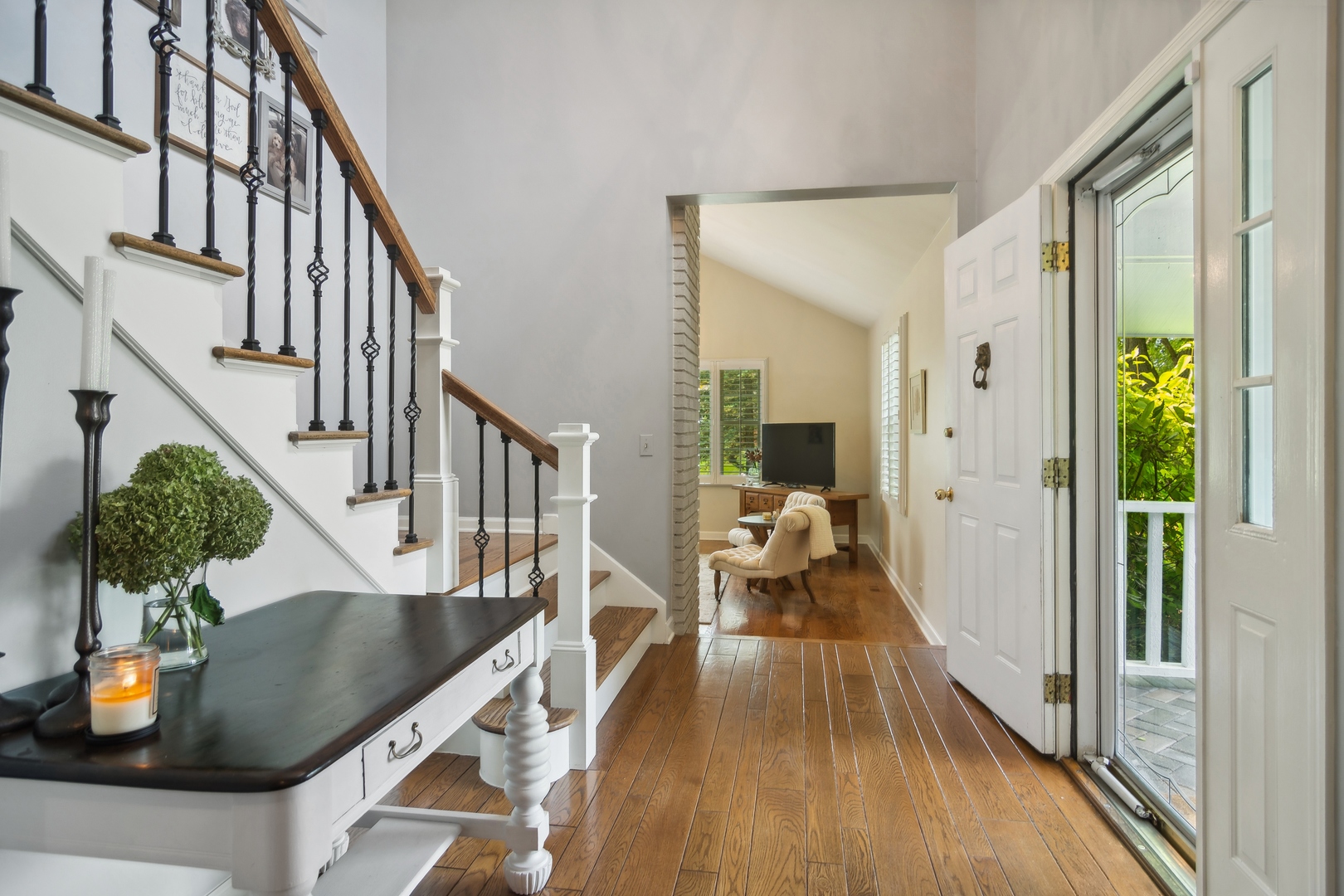 25333 N Cayuga Trail