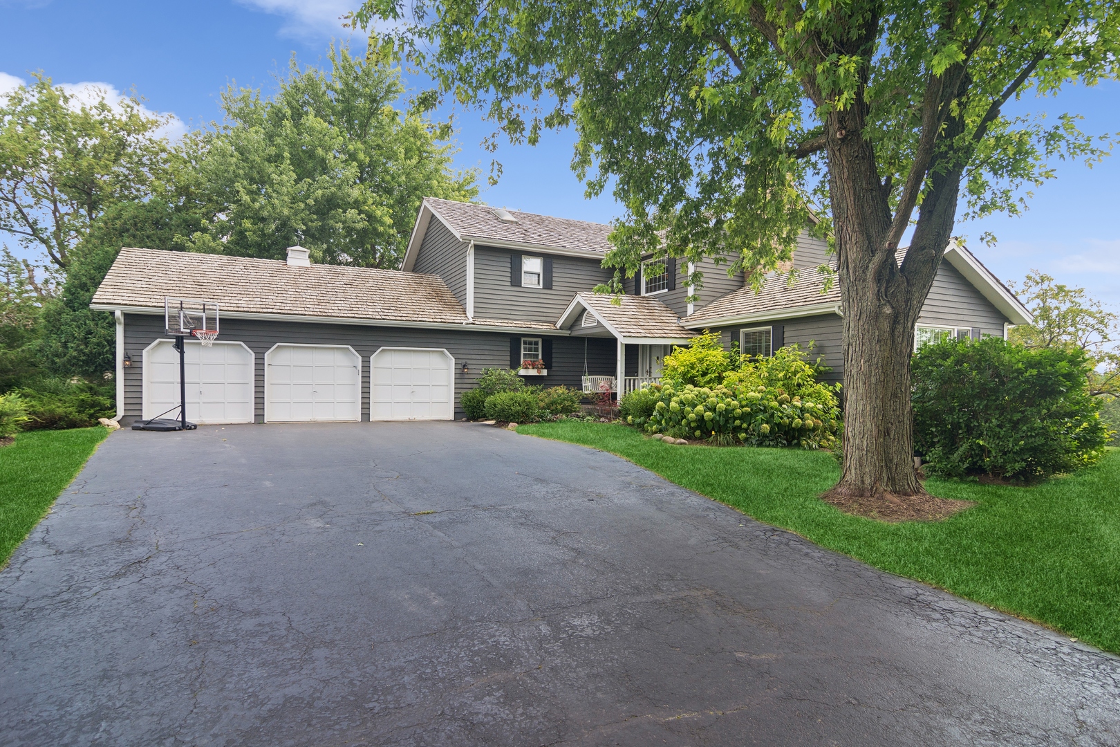 25333 N Cayuga Trail