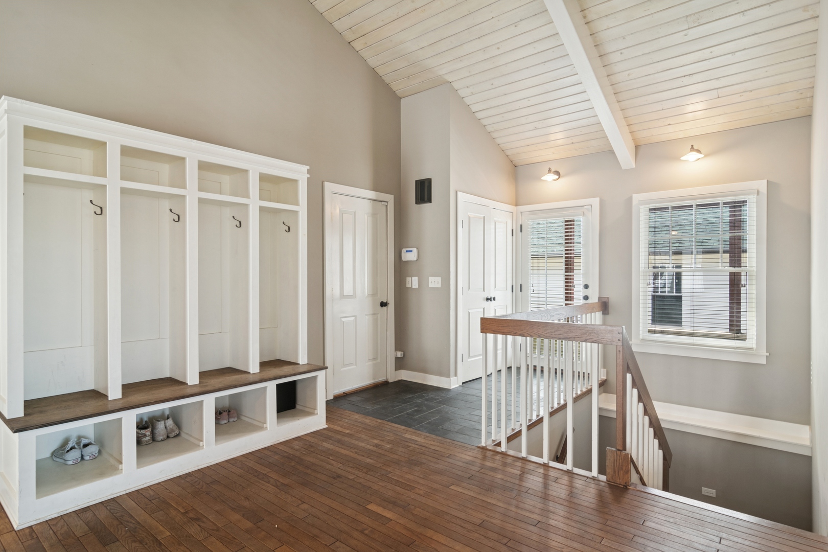 408 E Hillside Avenue