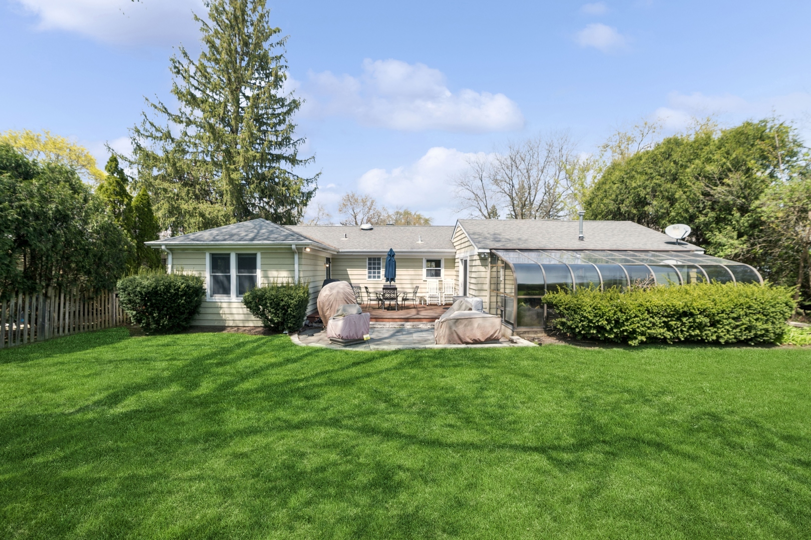 335 W Russell Street