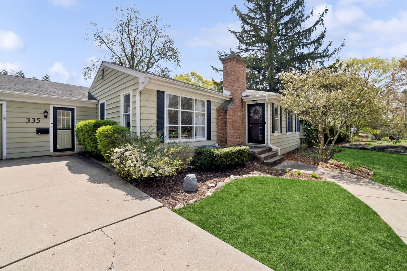 335 W Russell Street