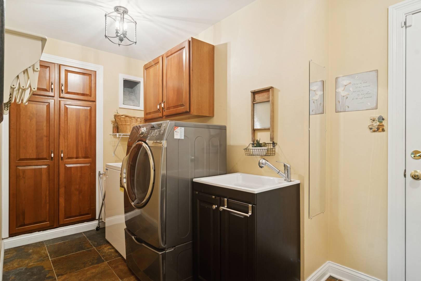 870 Georgetowne Lane