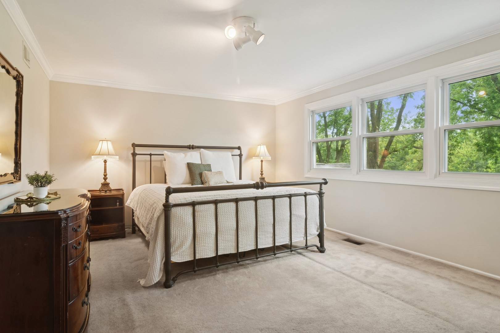 870 Georgetowne Lane