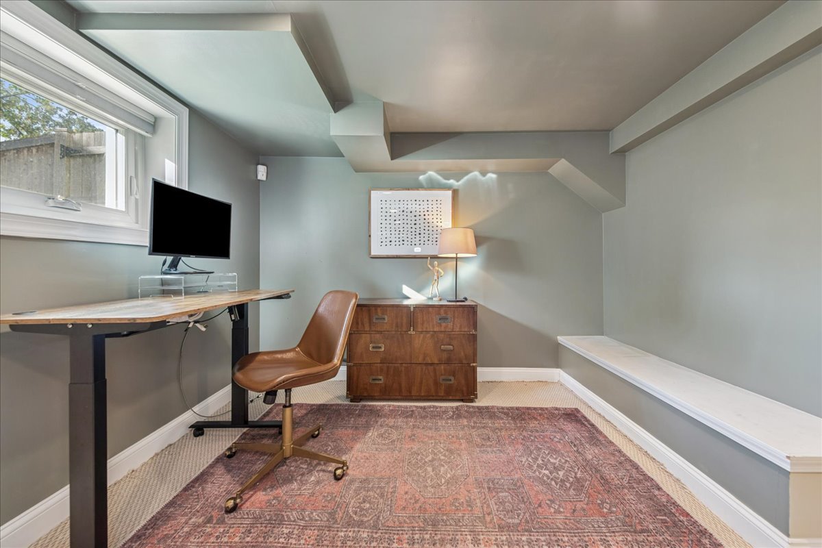 109 W Hillside Avenue