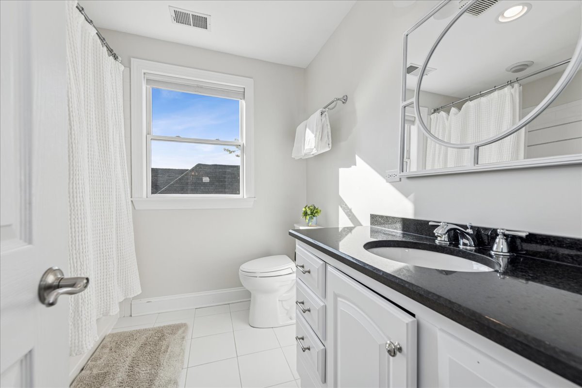 109 W Hillside Avenue