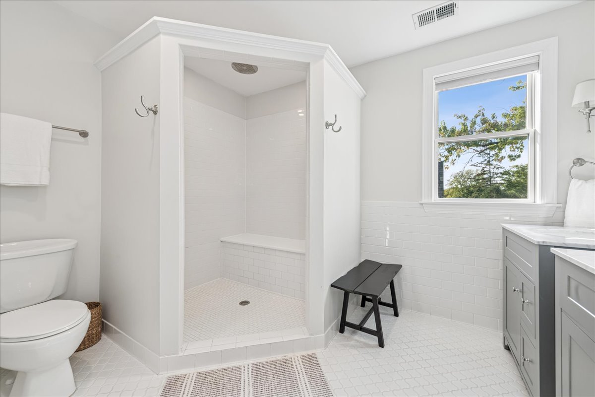 109 W Hillside Avenue