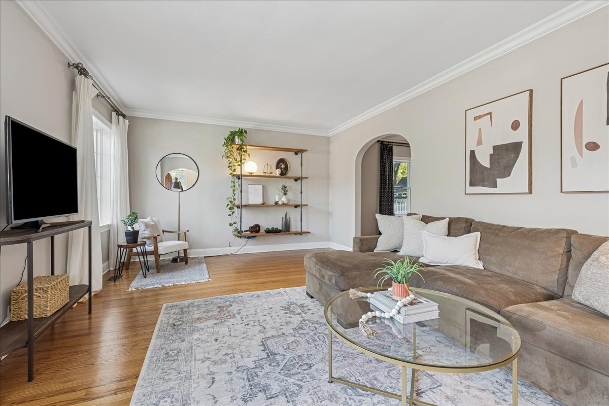 109 W Hillside Avenue