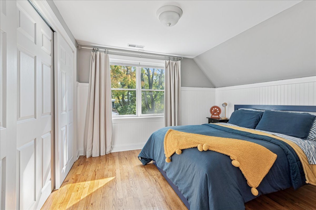 109 W Hillside Avenue