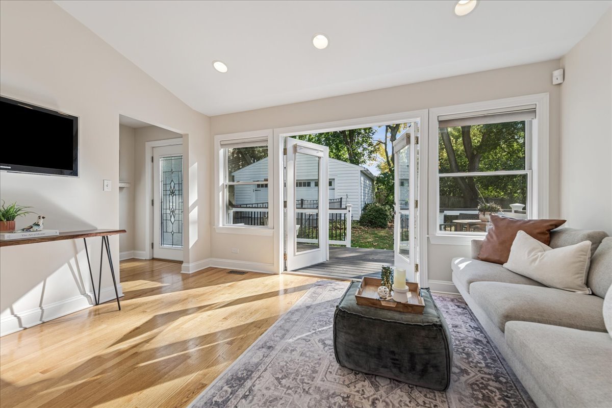 109 W Hillside Avenue