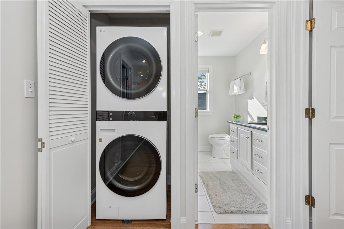 109 W Hillside Avenue