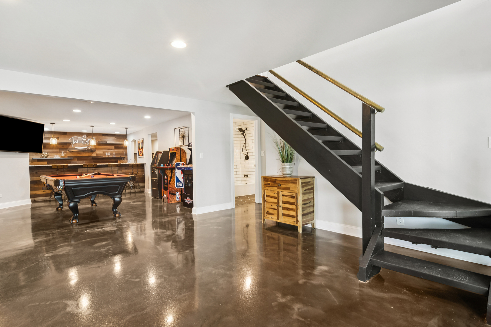 19330 W Lake View Avenue