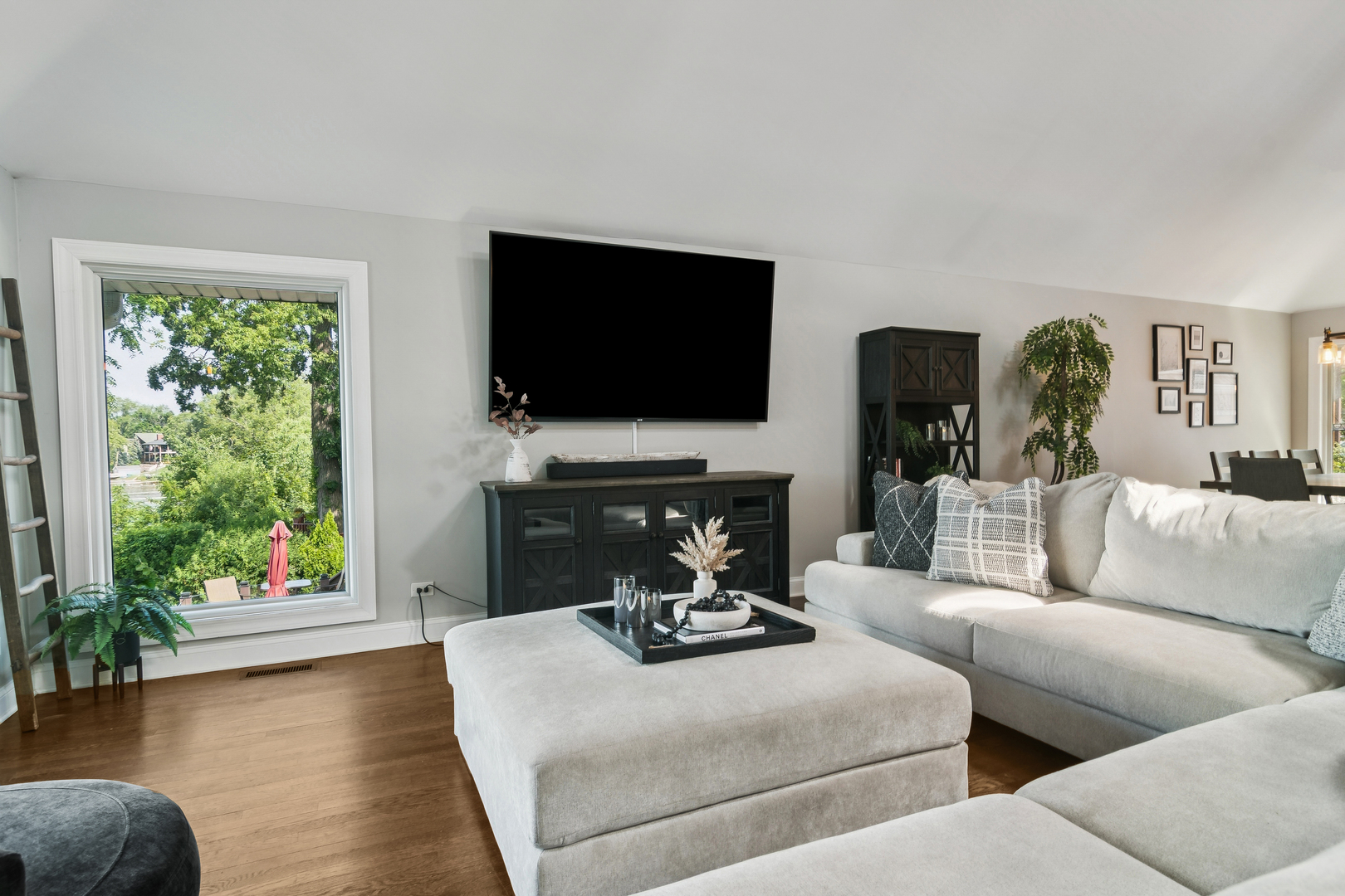 19330 W Lake View Avenue