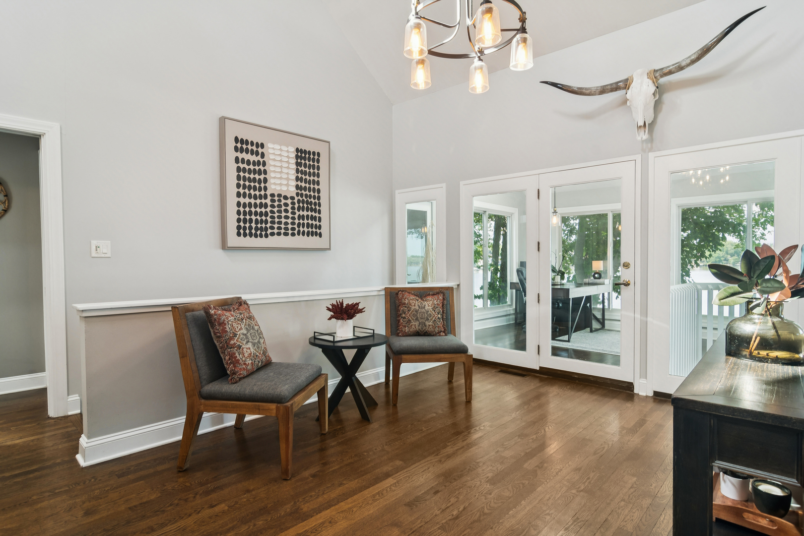 19330 W Lake View Avenue