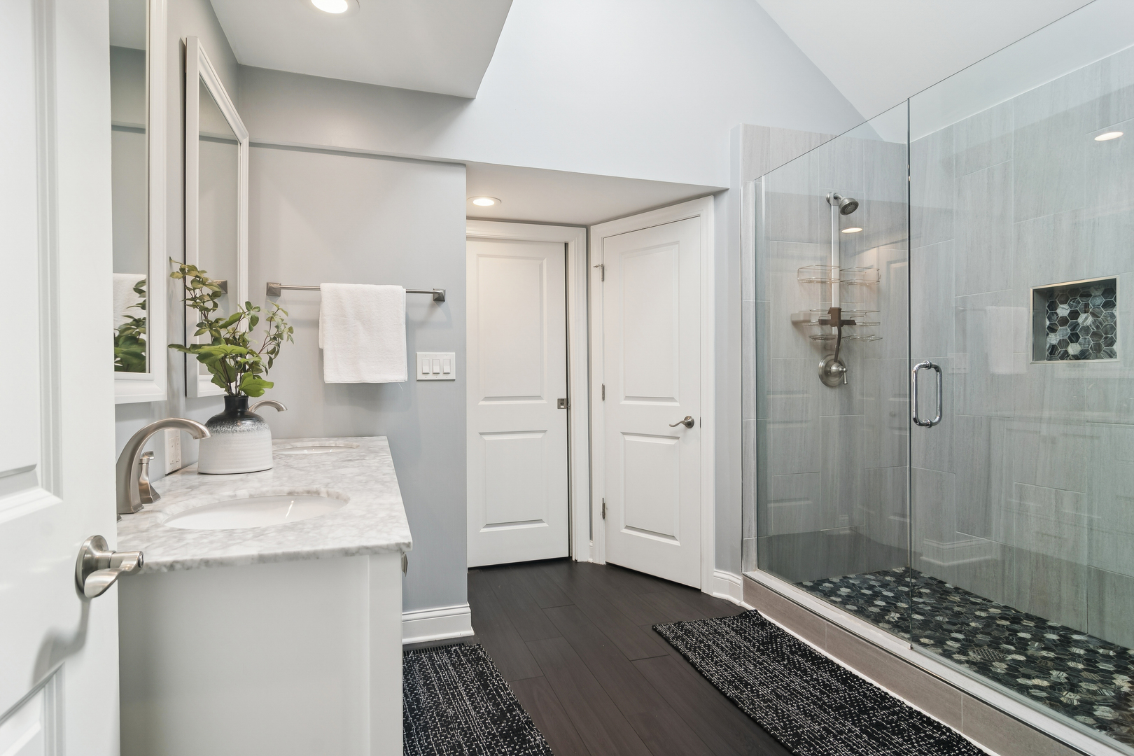 19330 W Lake View Avenue