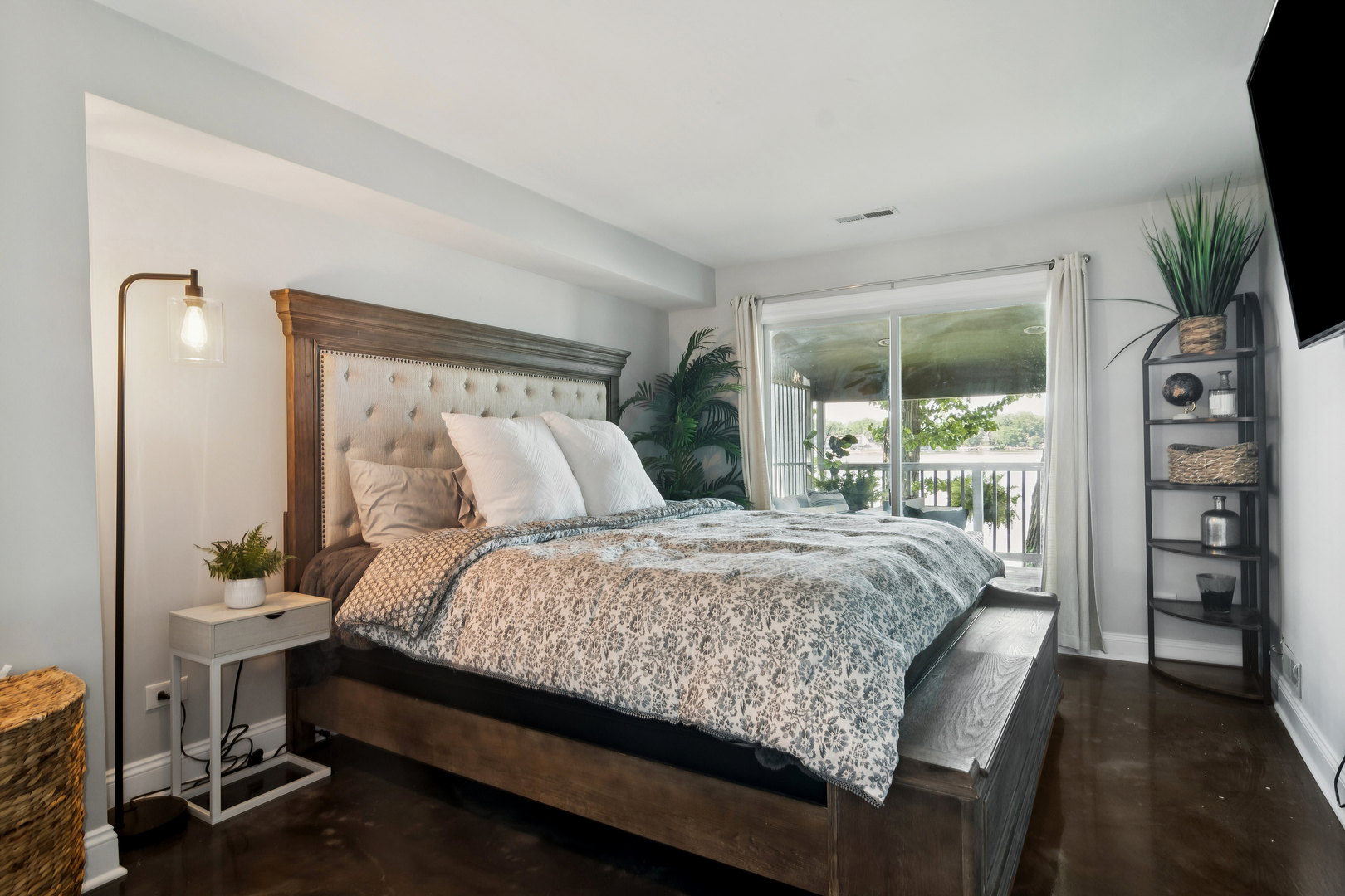 19330 W Lake View Avenue